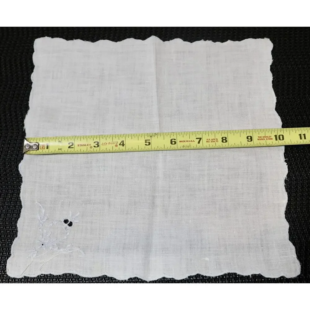 Vintage White Linen Napkins Scalloped Edge Blue Floral Embroidery 10 in Set of 4